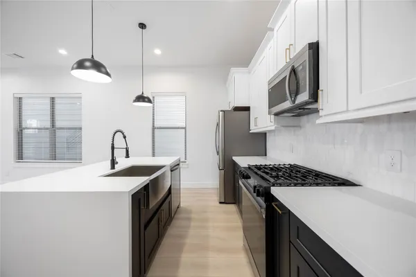 $3,100 | 2528 Live Oak Street, Houston, TX 77004