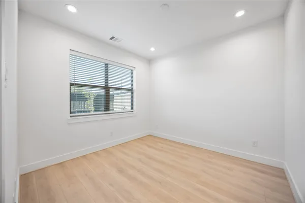 $3,100 | 2528 Live Oak Street, Houston, TX 77004
