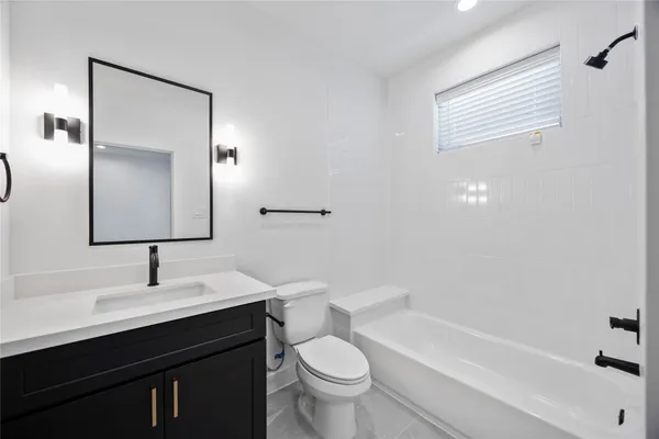 $3,100 | 2528 Live Oak Street, Houston, TX 77004