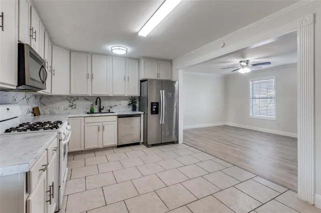 $2,100 | 222 Moore Street, Duncanville, TX 75116