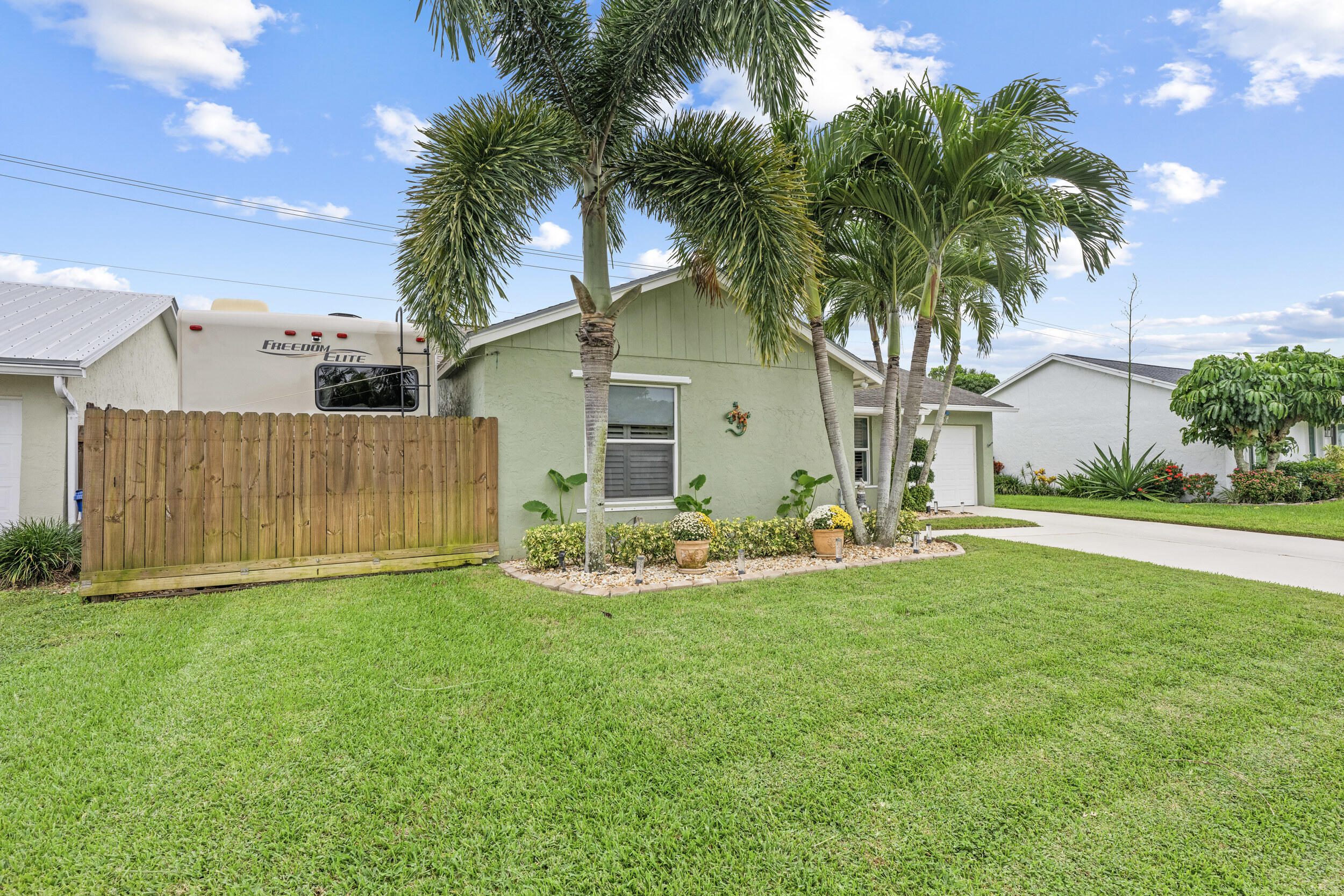 128 Banyan Circle Jupiter, FL 33458 - Photo 37 of 38 _JJL7627