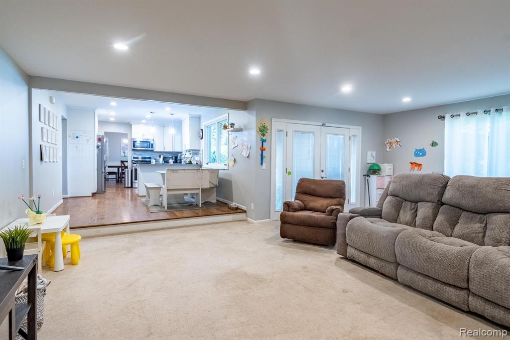 2180 Avoncrest Drive Rochester Hills, MI 48309 - Photo 18 of 46