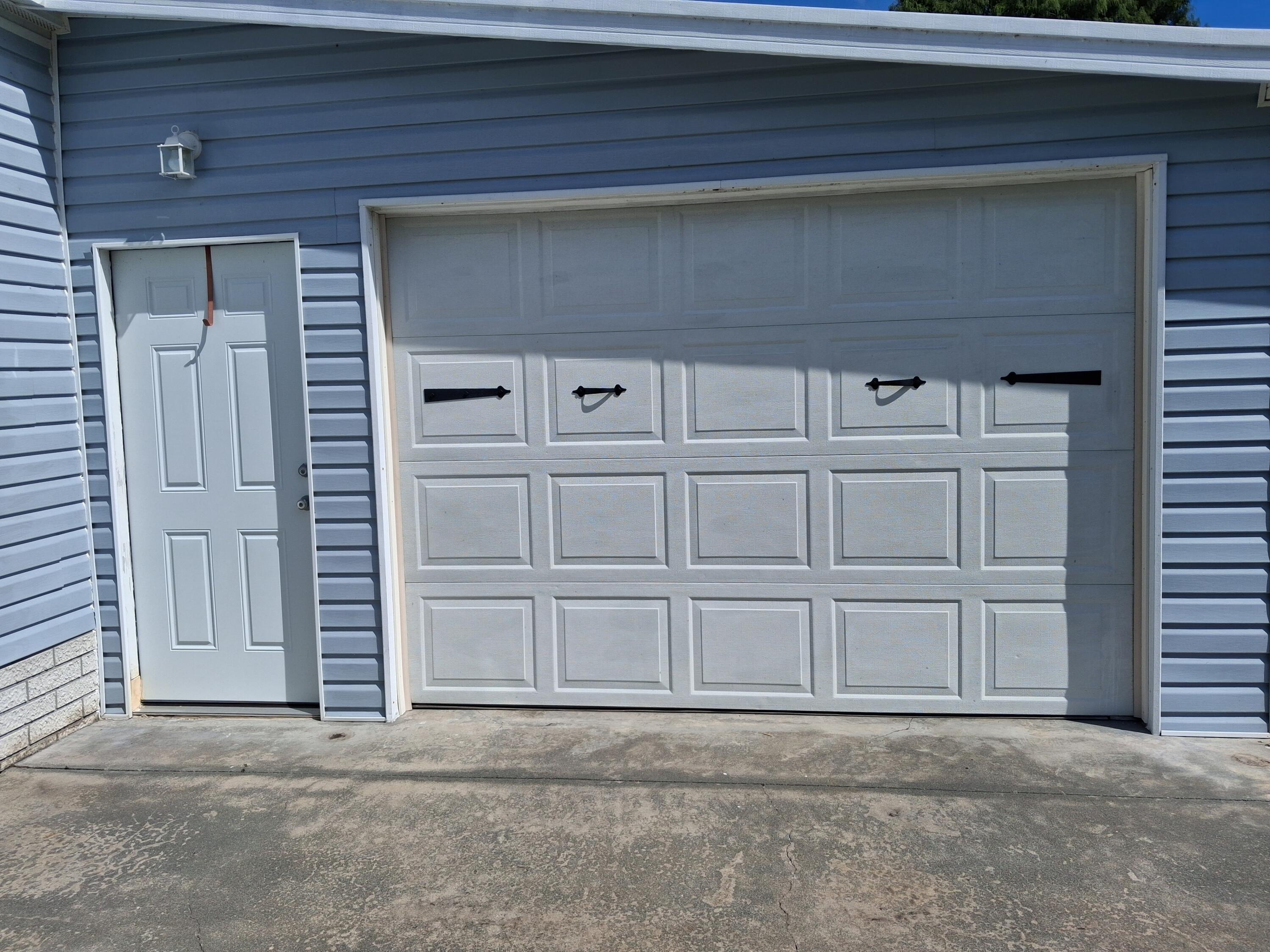 1555 Southwest 35th Circle Okeechobee, FL 34974 - Photo 3 of 39 20250904_110241