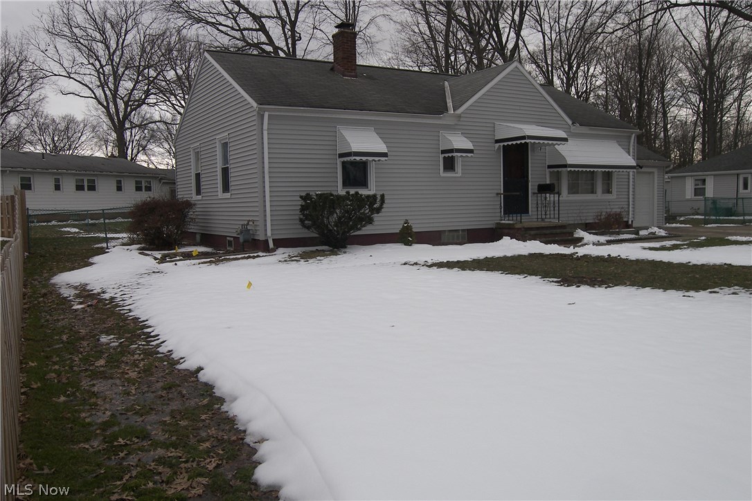 29818 Arthur Road Wickliffe, OH 44092 - Photo 3 of 19 Gallery Image 3