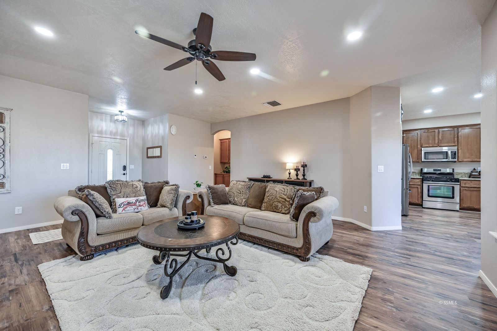 324 South Inyo Street Ridgecrest, CA 93555 - Photo 8 of 32