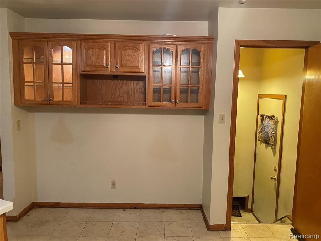 15830 Stephens Eastpointe, MI 48021 - Photo 9 of 23 Gallery Image 9