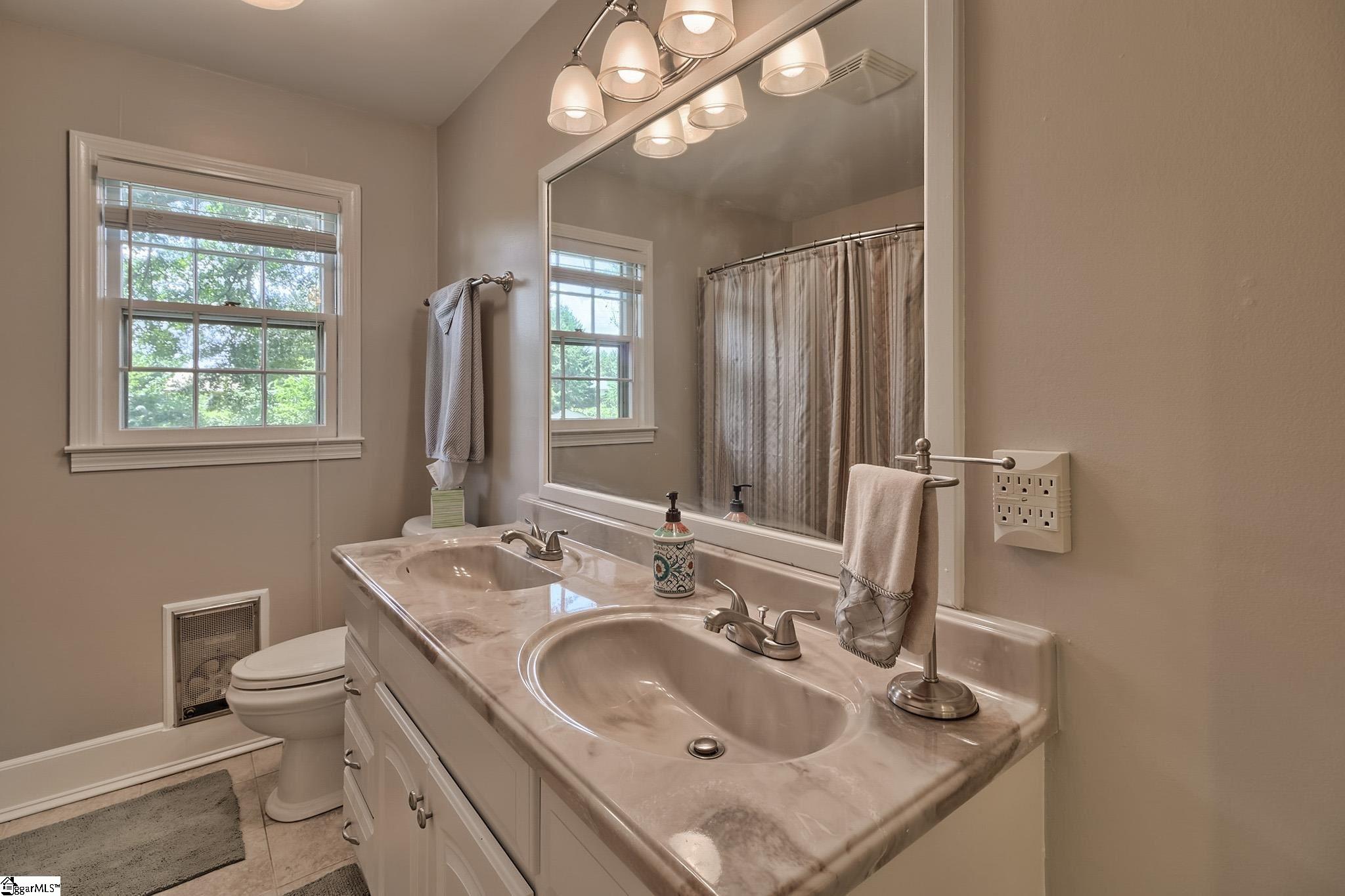 448 Bishop Drive Mauldin, SC 29662 - Photo 18 of 25