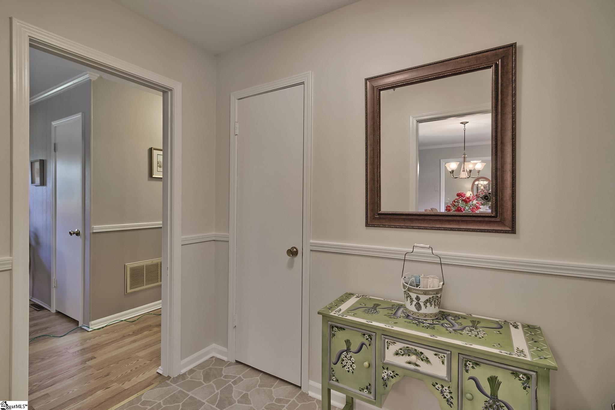 448 Bishop Drive Mauldin, SC 29662 - Photo 3 of 25