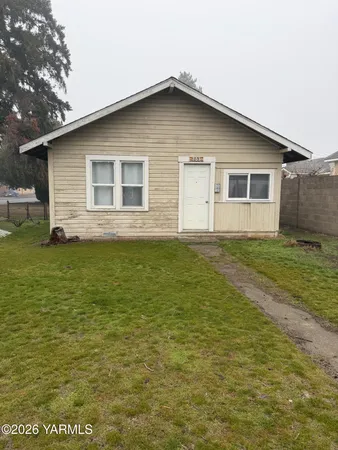 $140,000 | 801 South Satus Avenue, Wapato, WA 98951