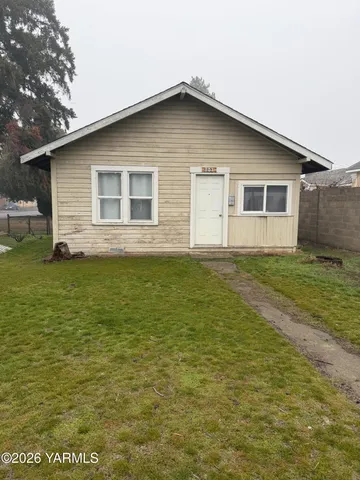 $140,000 | 801 South Satus Avenue, Wapato, WA 98951