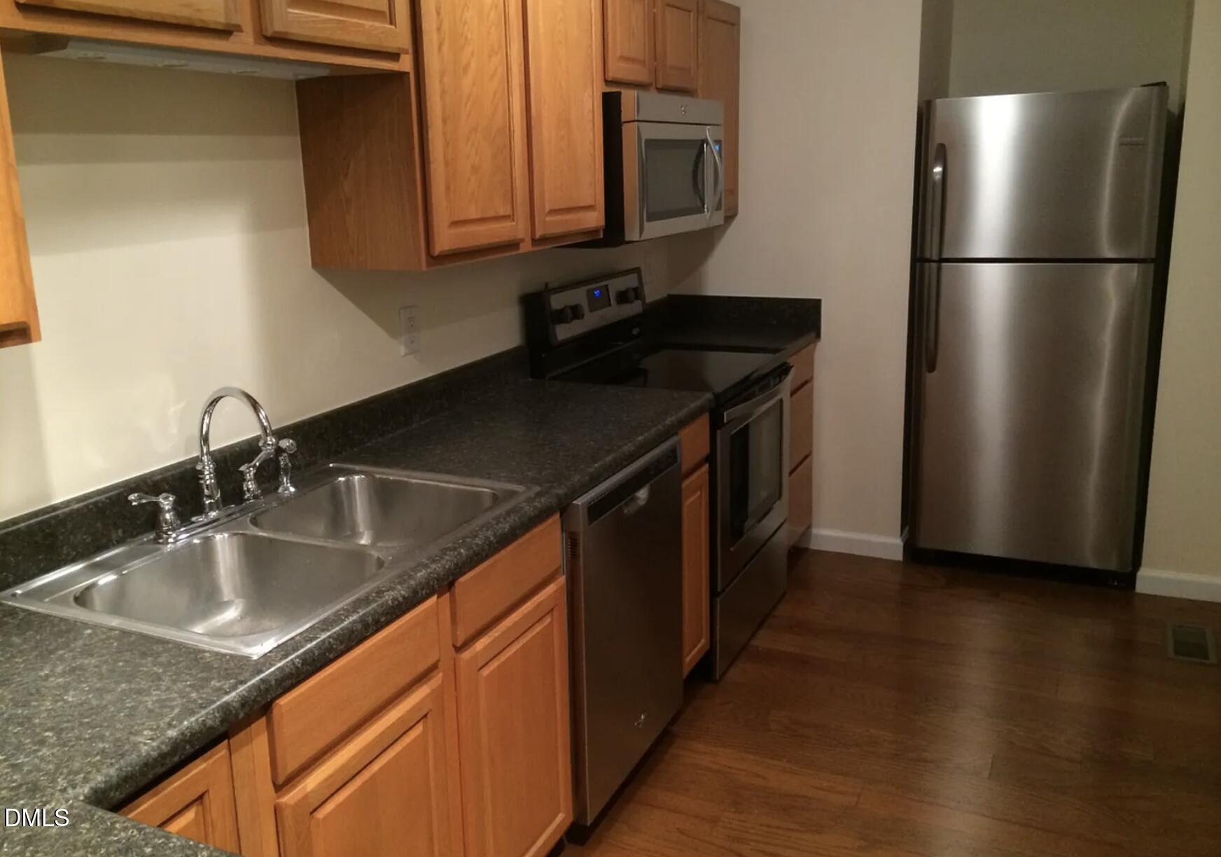 309 South Bloodworth Street Raleigh, NC 27601 - Photo 3 of 11