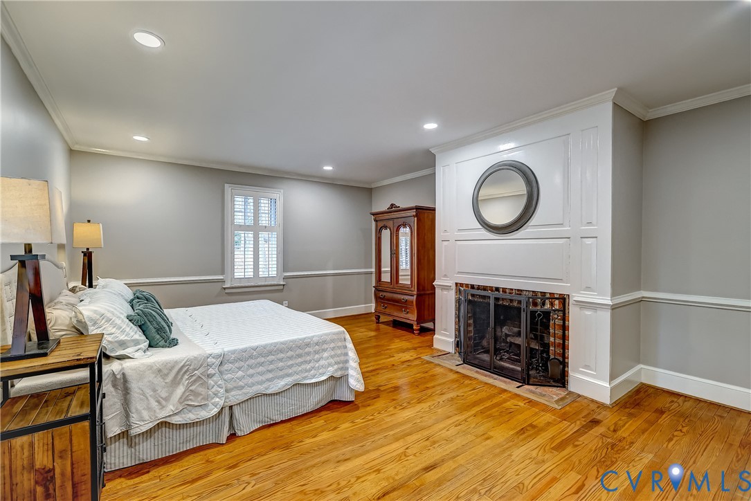 9301 Ramsgate Lane North Chesterfield, VA 23236 - Photo 20 of 42 with fireplace and private bathroom