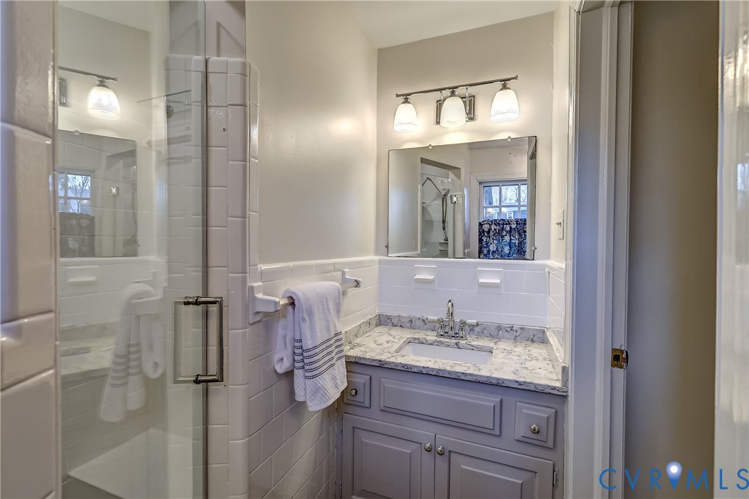 9301 Ramsgate Lane North Chesterfield, VA 23236 - Photo 30 of 42 and en suite bath