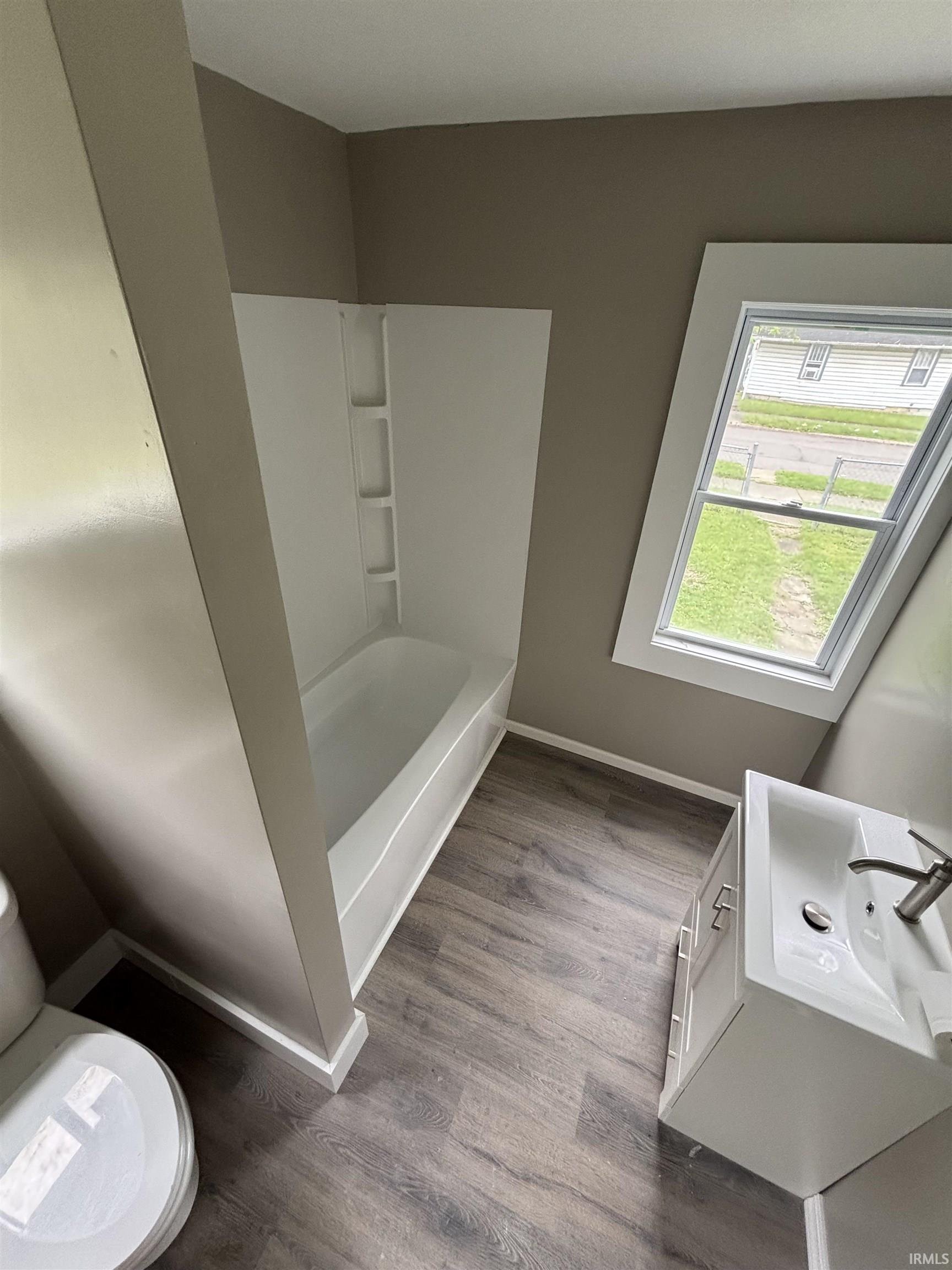 604 McKinnie Avenue Fort Wayne, IN 46806 - Photo 2 of 6