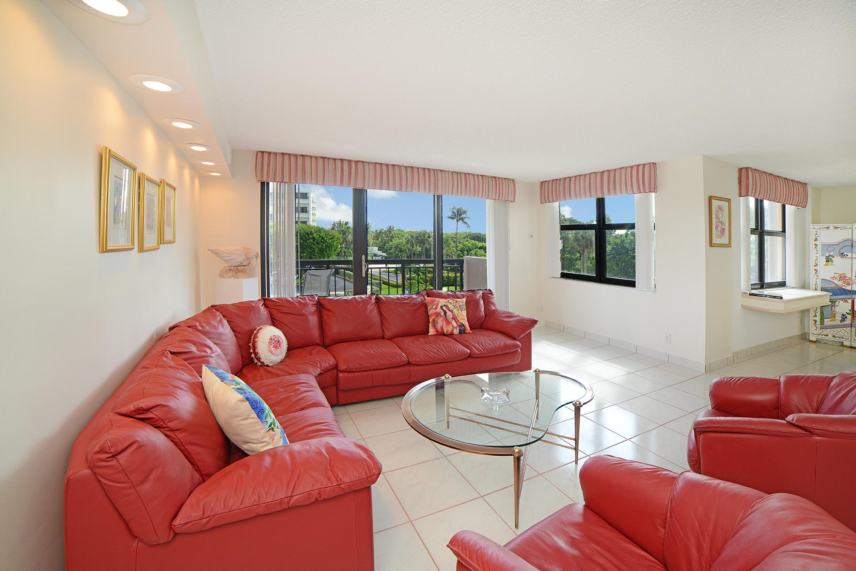 2001 North Ocean Boulevard, Unit 301 Boca Raton, FL 33431 - Photo 11 of 51 Living Room
