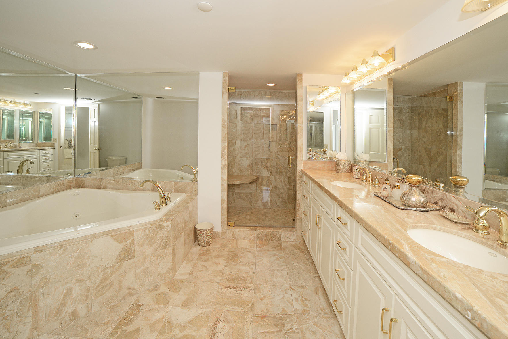 2001 North Ocean Boulevard, Unit 301 Boca Raton, FL 33431 - Photo 24 of 51 Master Bath