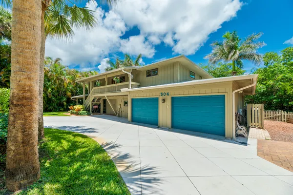 $961,000 | 304 Southwest Indian Grove Drive, Stuart, FL 34994