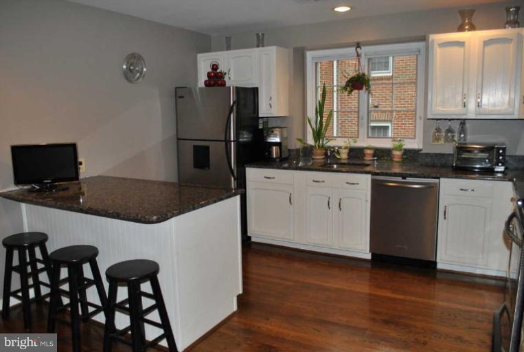 1249 Portner Road Alexandria, VA 22314 - Photo 2 of 24 Kitchen