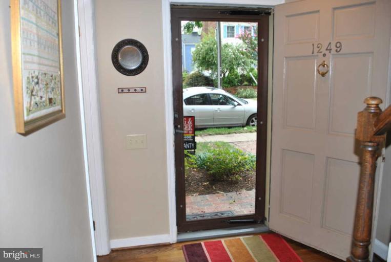 1249 Portner Road Alexandria, VA 22314 - Photo 11 of 24 Interior (General)