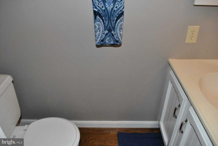 1249 Portner Road Alexandria, VA 22314 - Photo 3 of 24 Bath
