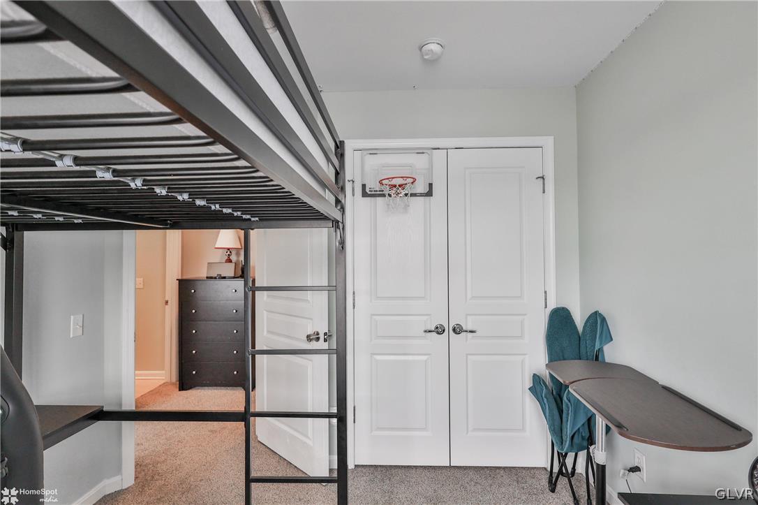 8550 Gateway Road Breinigsville, PA 18031 - Photo 42 of 50 a hallway with table and chairs