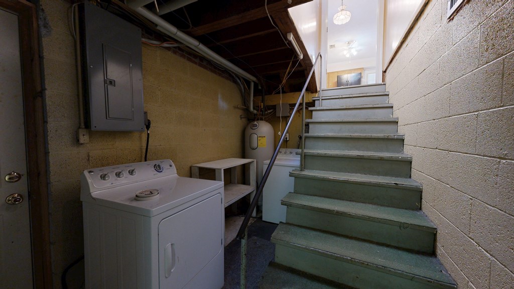 643 Lichfield Road Columbus, GA 31904 - Photo 31 of 48 Stairs to lower level