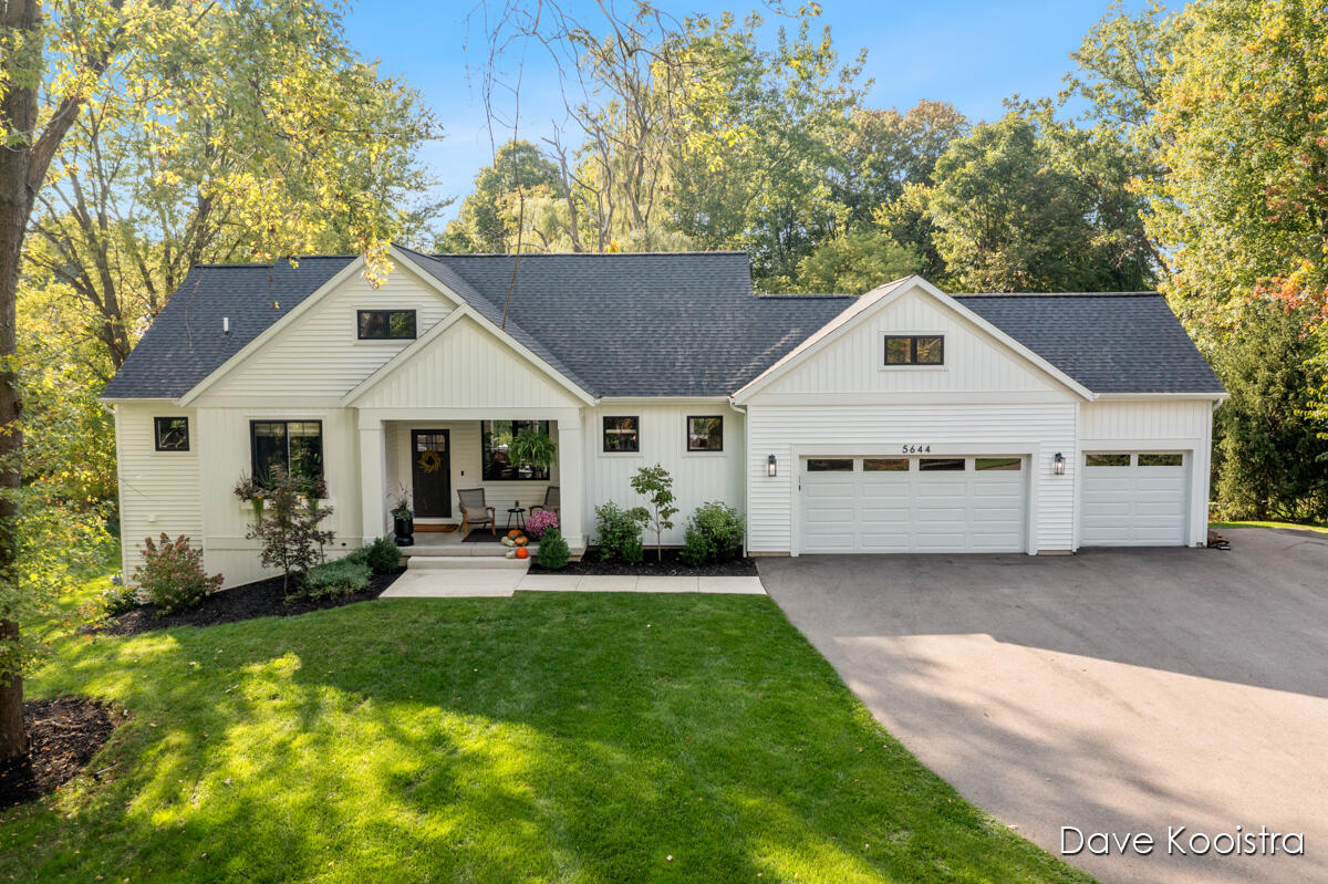 5644 Cascade Road Southeast Grand Rapids, MI 49546 - Photo 1 of 57 IMG_1040