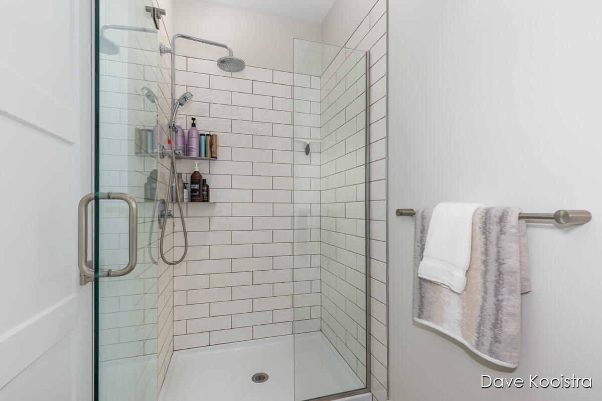 5644 Cascade Road Southeast Grand Rapids, MI 49546 - Photo 23 of 57 IMG_1018