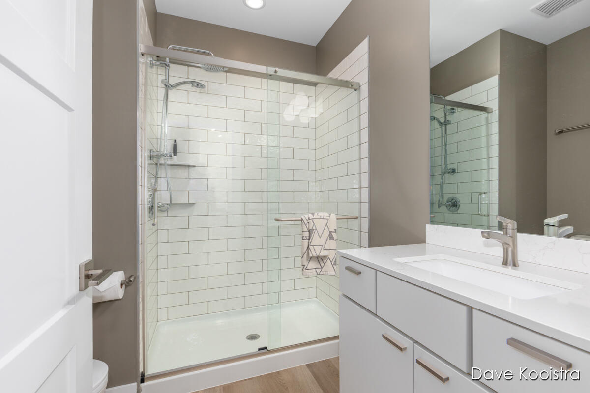 5644 Cascade Road Southeast Grand Rapids, MI 49546 - Photo 28 of 57 IMG_1023