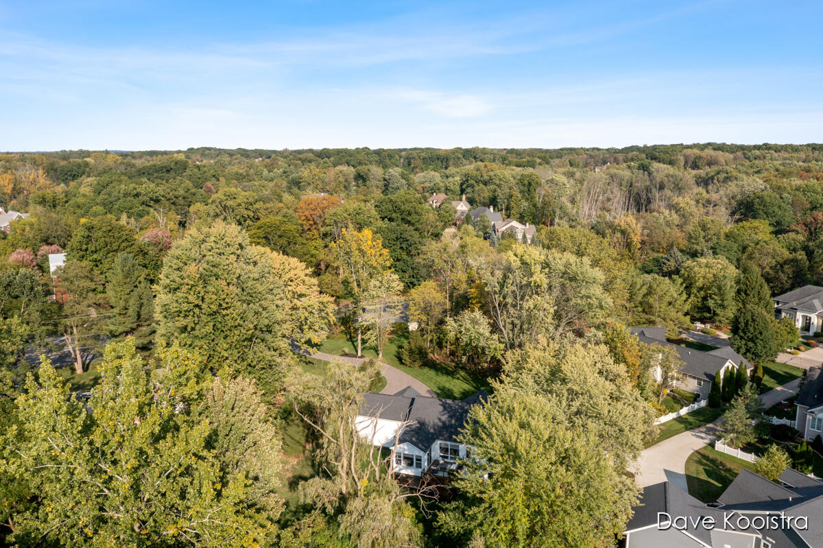 5644 Cascade Road Southeast Grand Rapids, MI 49546 - Photo 54 of 57 IMG_1051