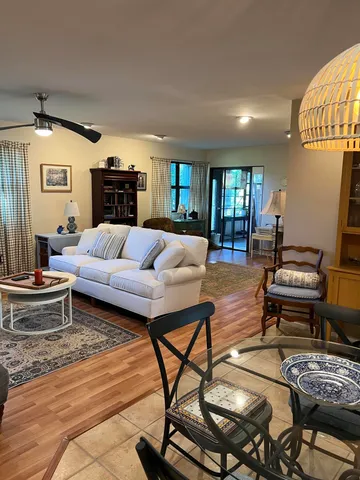 $214,900 | 144 Karanda Court, Royal Palm Beach, FL 33411