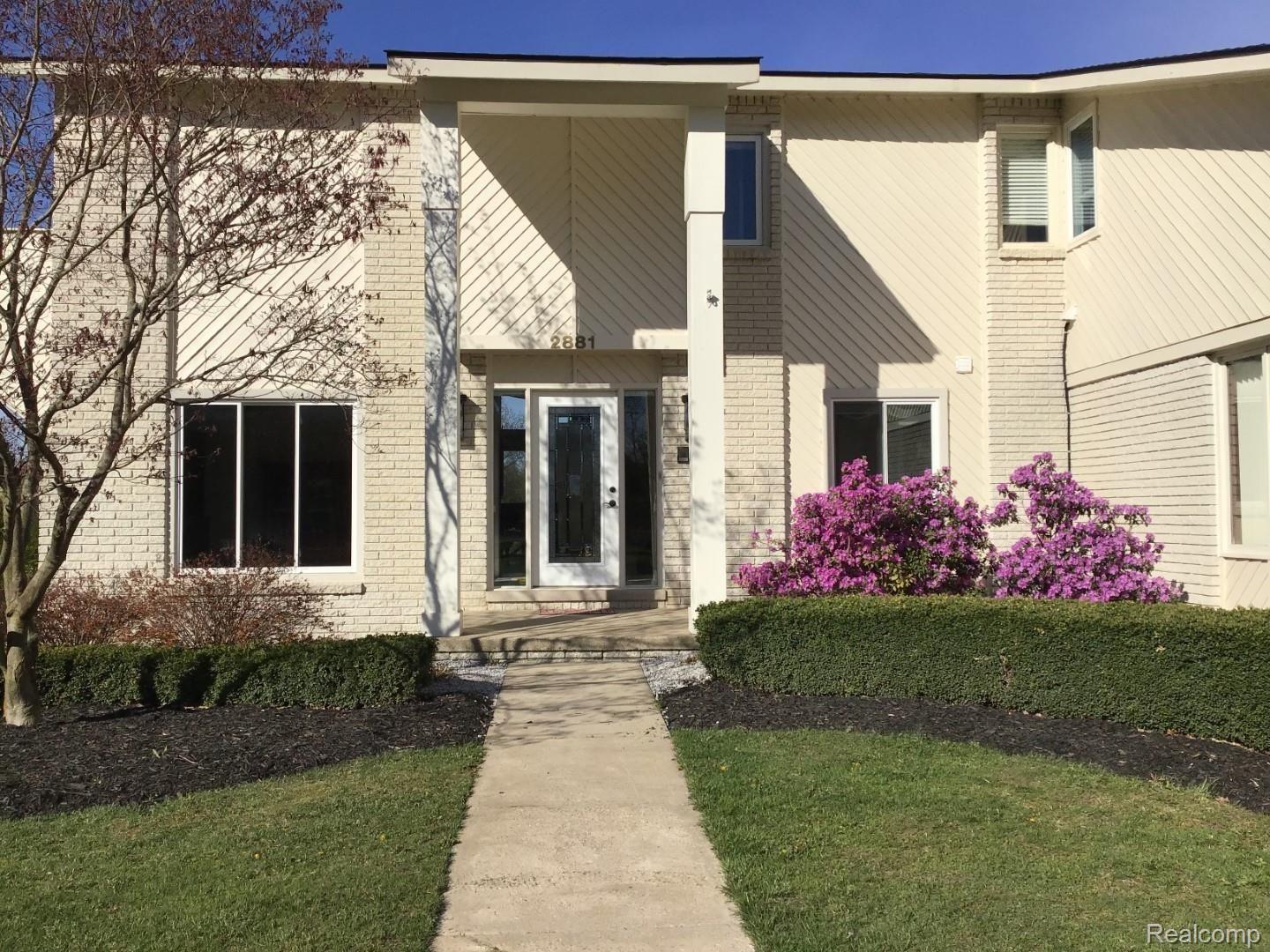 2881 Clarkston Road Oakland, MI 48363 - Photo 6 of 98 FrontApproach (8).jpg