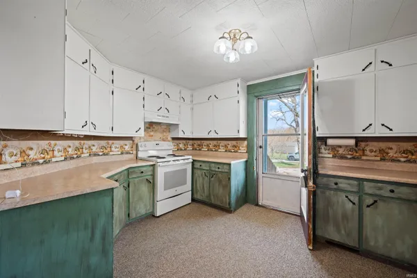 $325,000 | 8849 East 100 South, Marion, IN 46953