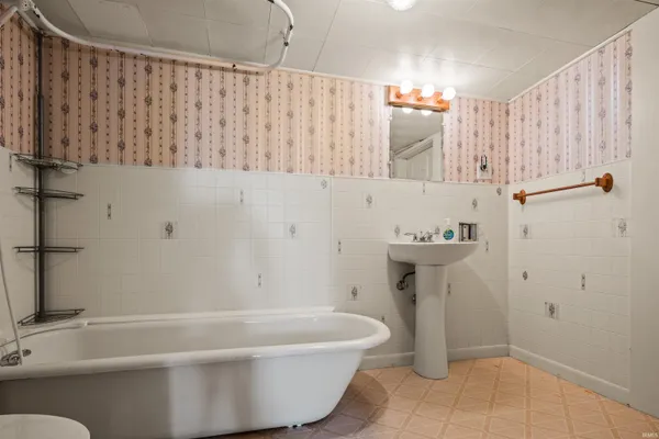 $325,000 | 8849 East 100 South, Marion, IN 46953