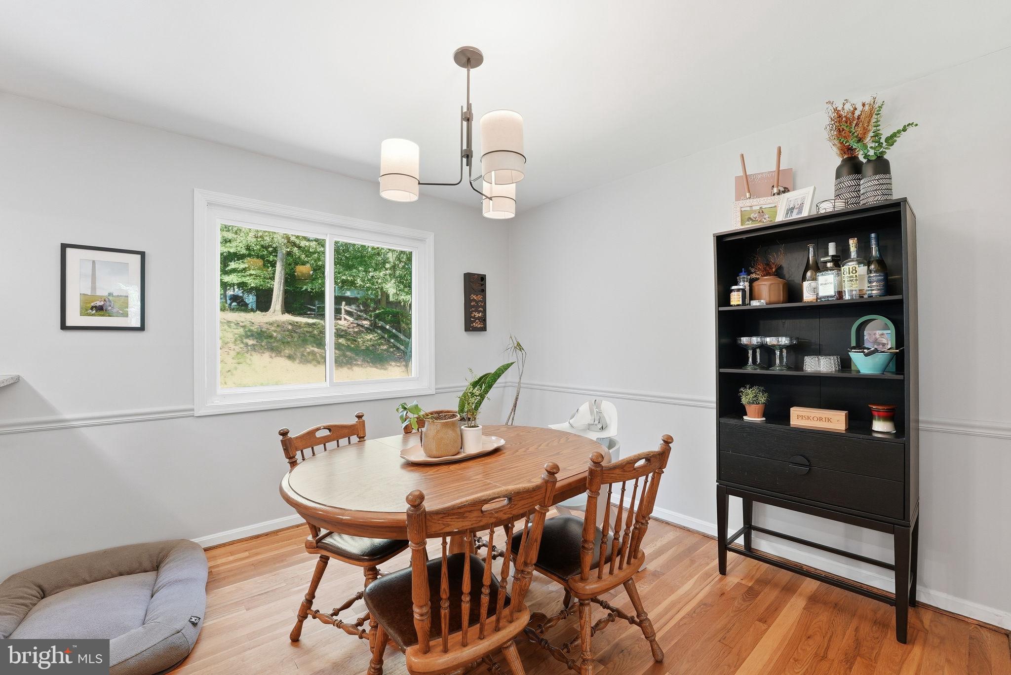 9205 Ivanhoe Road Fort Washington, MD 20744 - Photo 7 of 21 Bright dining space with natural light.