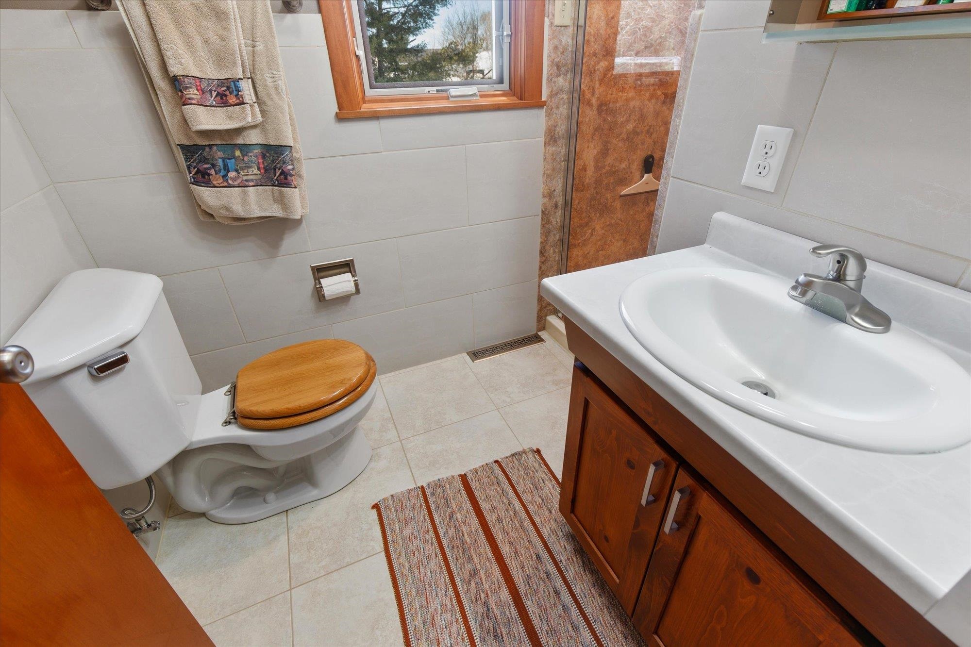 3327 County Rd C Oconto Falls, WI 54154 - Photo 13 of 36