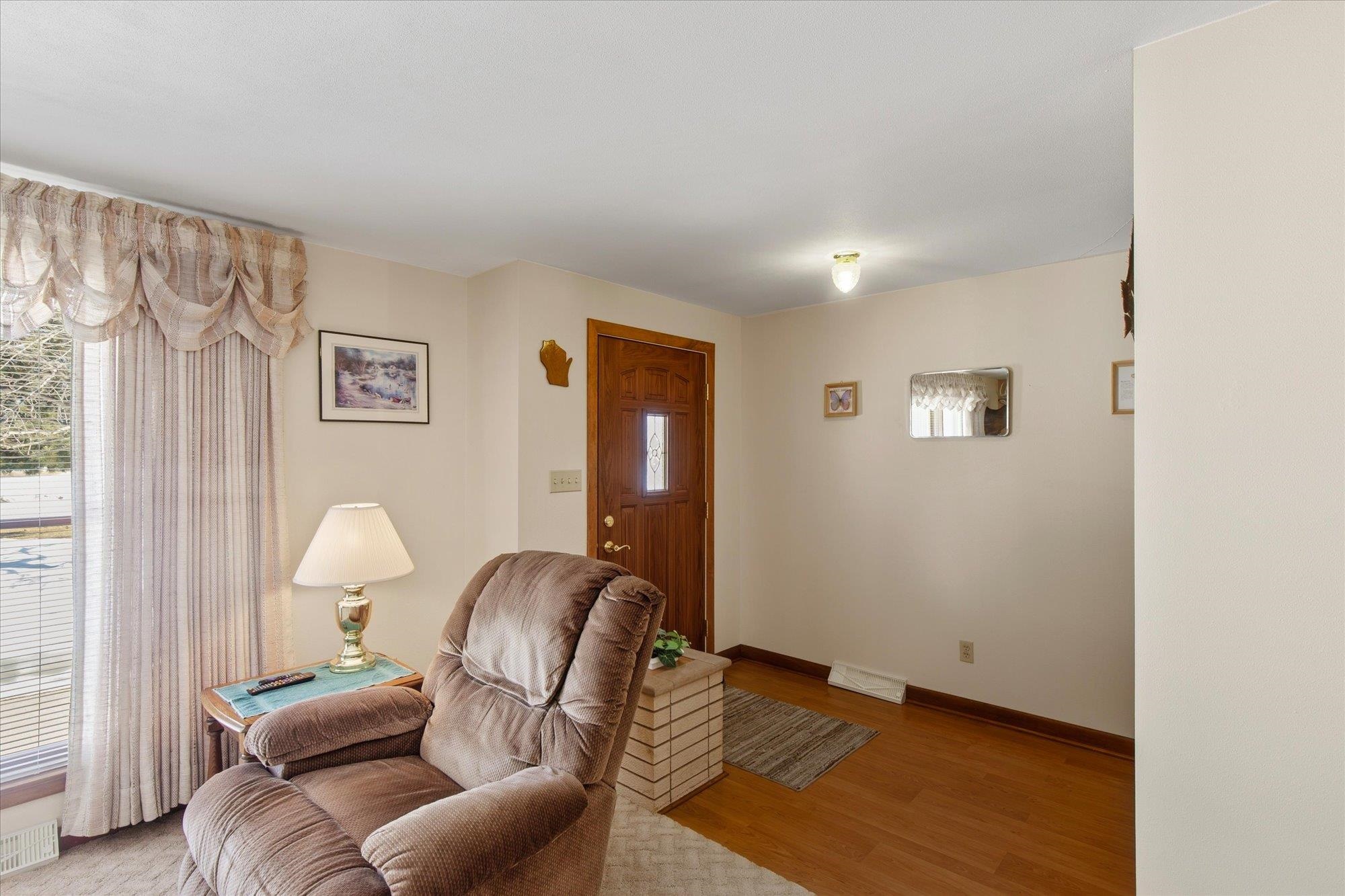 3327 County Rd C Oconto Falls, WI 54154 - Photo 6 of 36