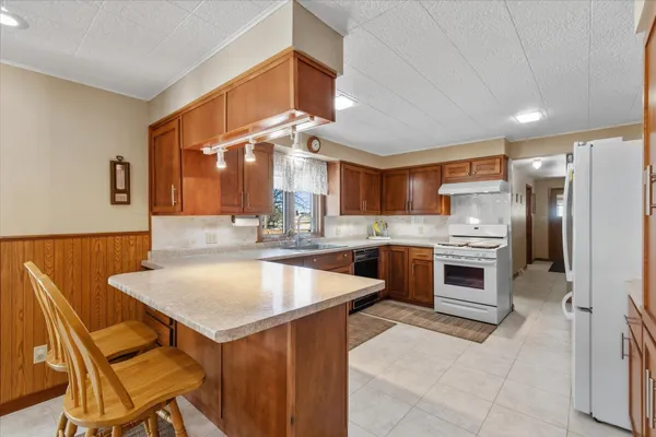 $385,000 | 3327 County Rd C, Oconto Falls, WI 54154