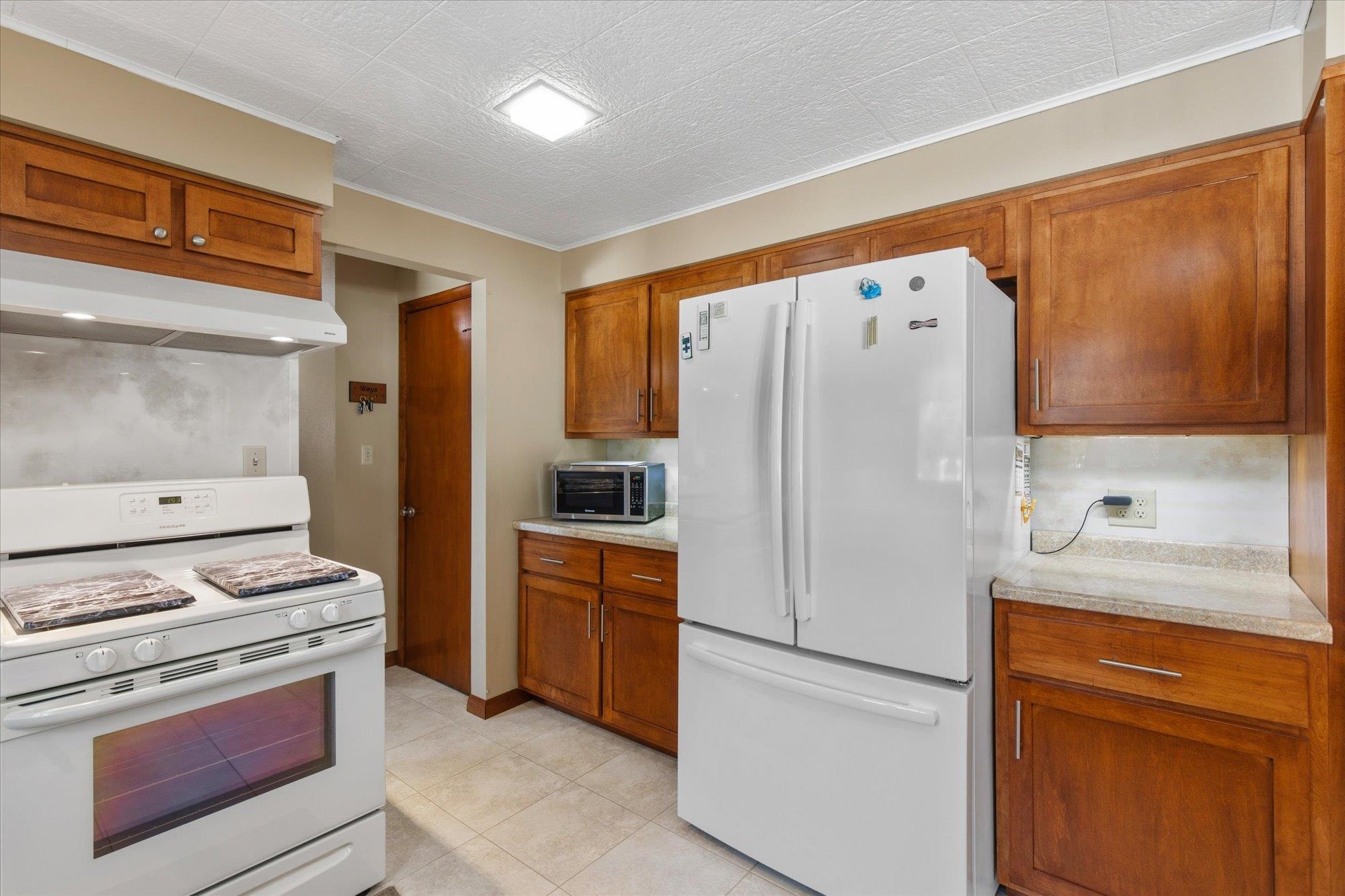 3327 County Rd C Oconto Falls, WI 54154 - Photo 9 of 36