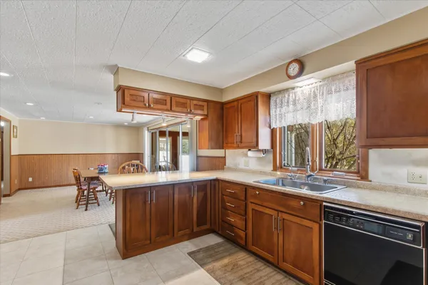 $385,000 | 3327 County Rd C, Oconto Falls, WI 54154