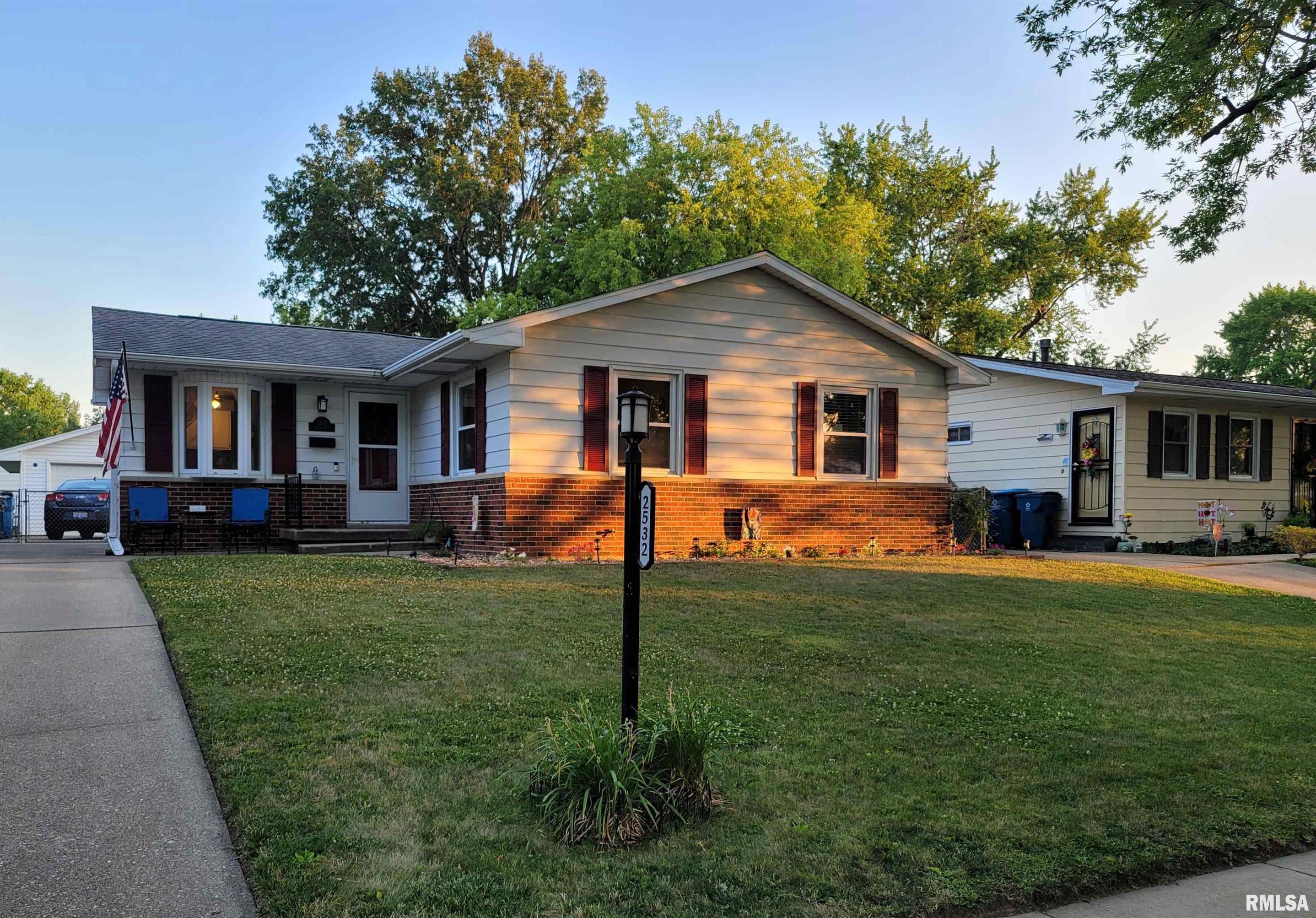 2532 Selkirk Road Springfield, IL 62702 - Photo 2 of 50