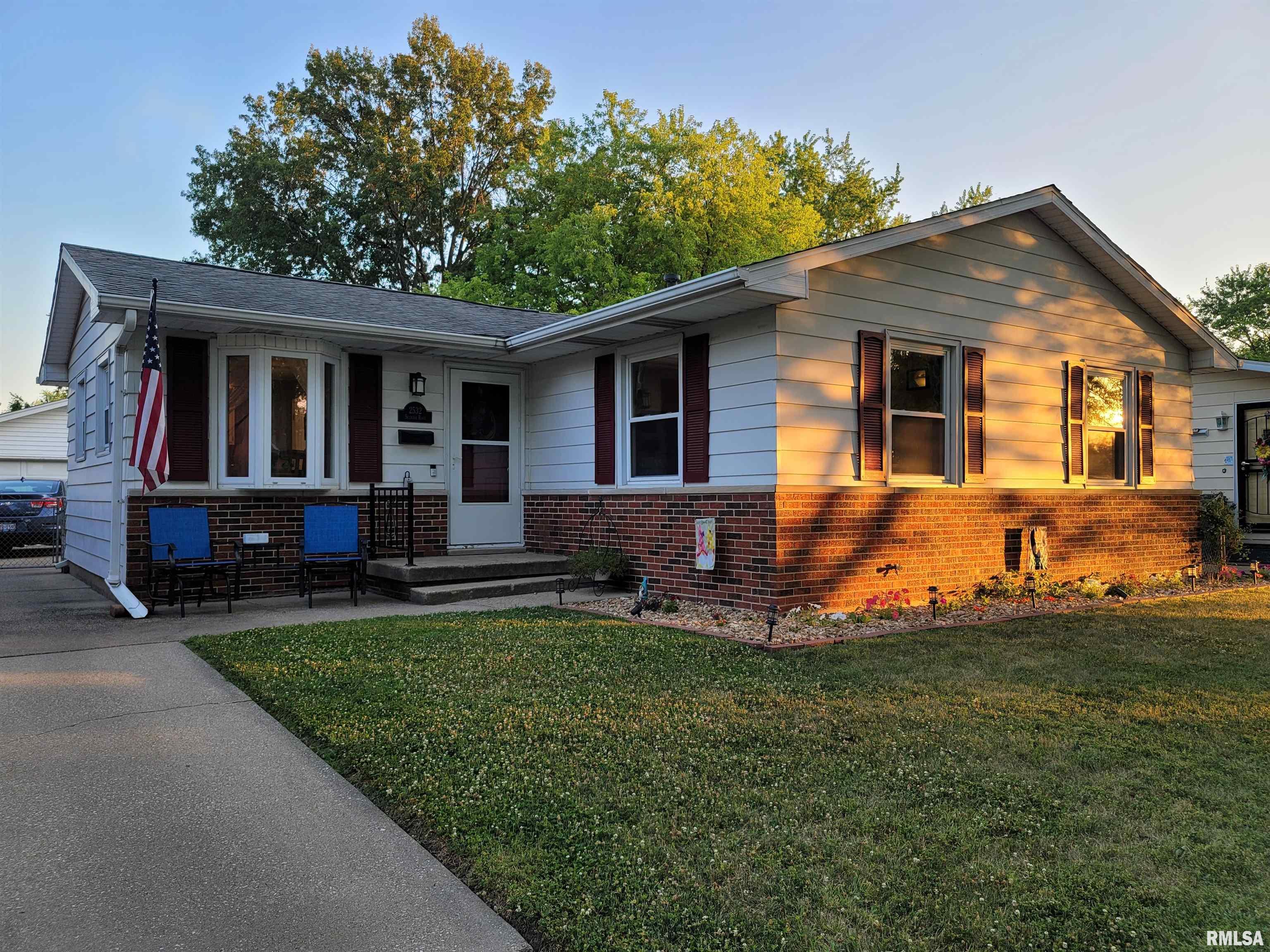 2532 Selkirk Road Springfield, IL 62702 - Photo 3 of 50