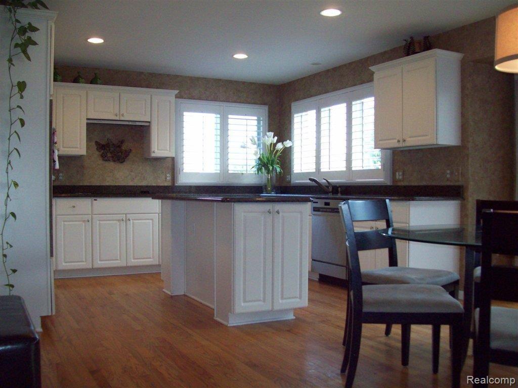 1318 Tulberry Circle Rochester, MI 48306 - Photo 2 of 6 Kareta_order_preference_2.jpg