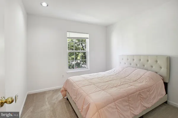 $3,000 | 200 Twelve Oaks Drive, Gaithersburg, MD 20878