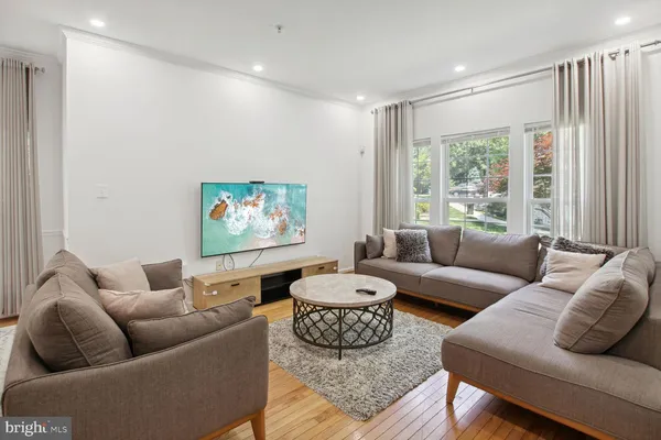 $3,000 | 200 Twelve Oaks Drive, Gaithersburg, MD 20878