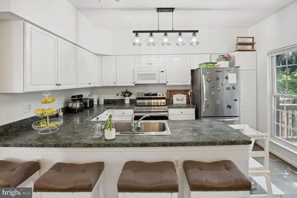 $3,000 | 200 Twelve Oaks Drive, Gaithersburg, MD 20878