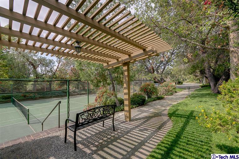 2031 Rosemont Avenue, Unit 2 Pasadena, CA 91103 - Photo 32 of 33