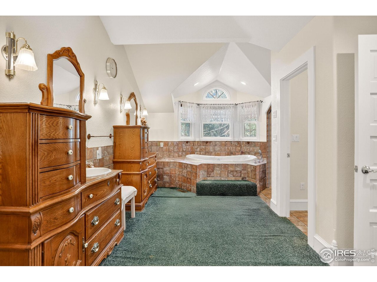 9224 Baseline Road Lafayette, CO 80026 - Photo 23 of 49 Gallery Image 23