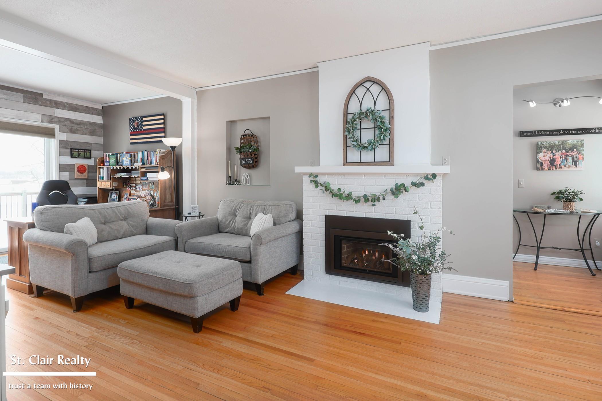 1423 South Riverside Avenue St. Clair, MI 48079 - Photo 5 of 44