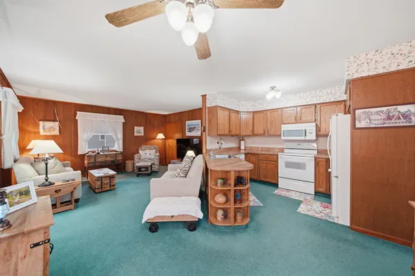 $699,900 | 228 Oak Grove Drive, Brooklyn, MI 49230